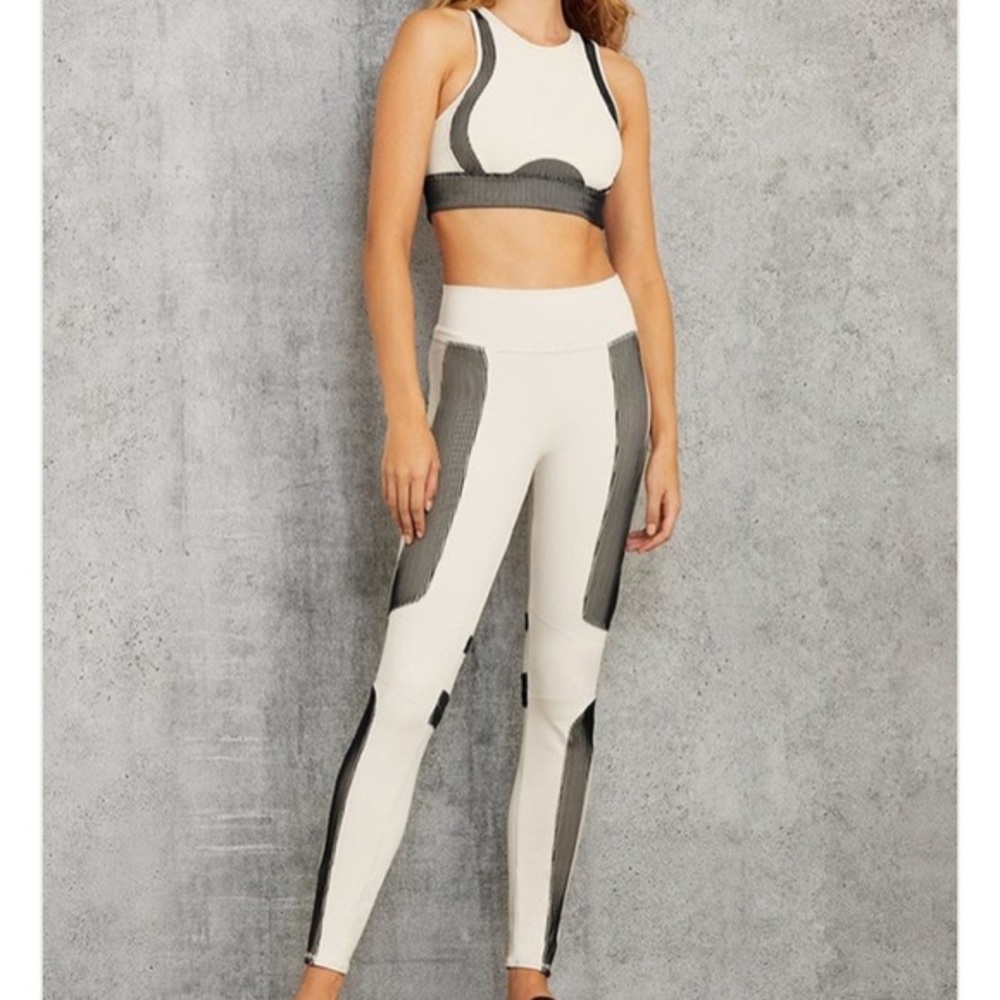 Alo yoga electric set size small
